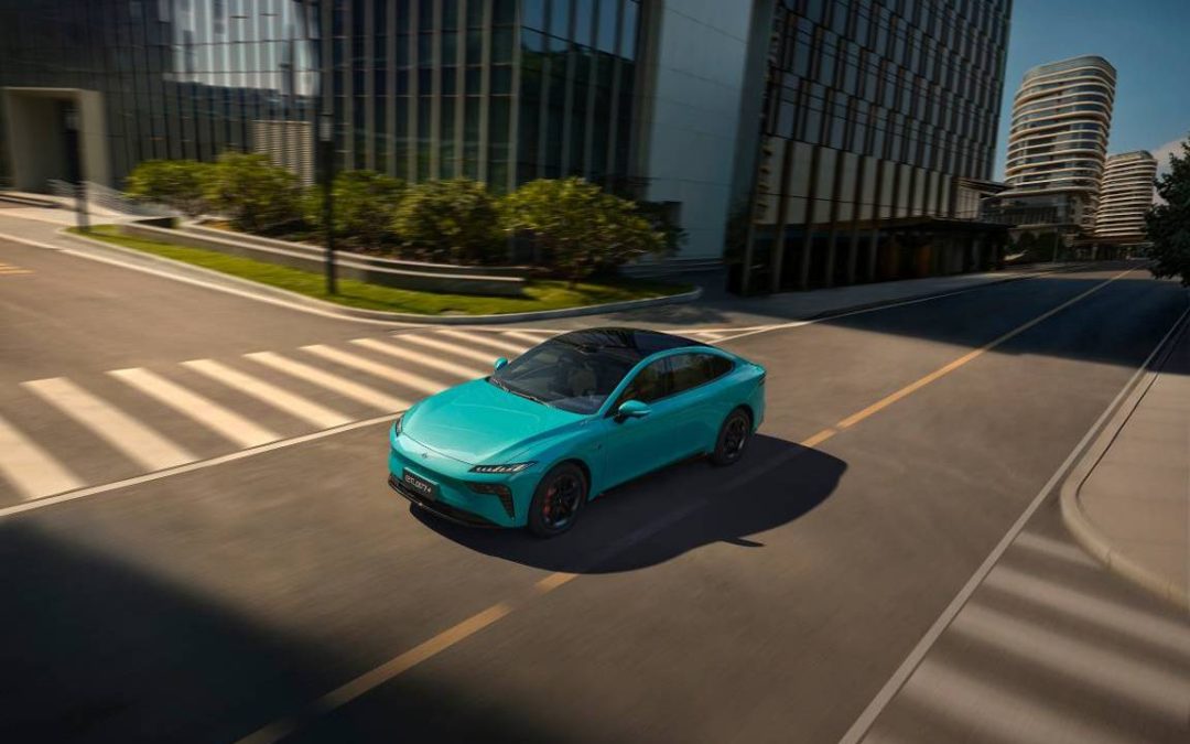 东风奕派eπ007+预售开启，14.99万起的智美超能轿跑有多能打？