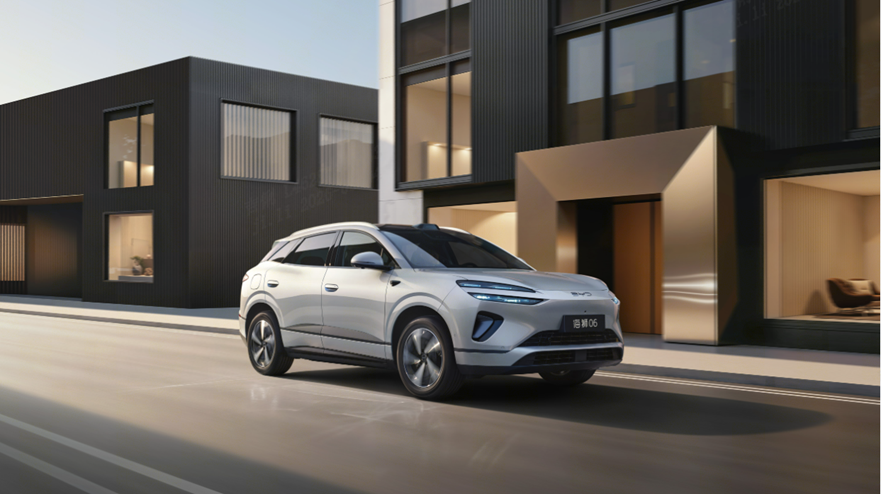 闪充时代真来了！比亚迪海狮06/海豹07上市，海豹08首秀