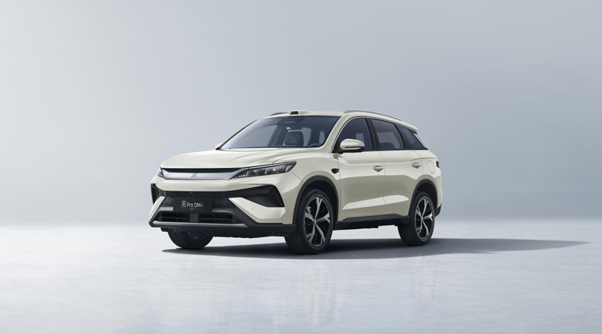 宋Pro飞驰版，把220km插混SUV一把拽进9万级